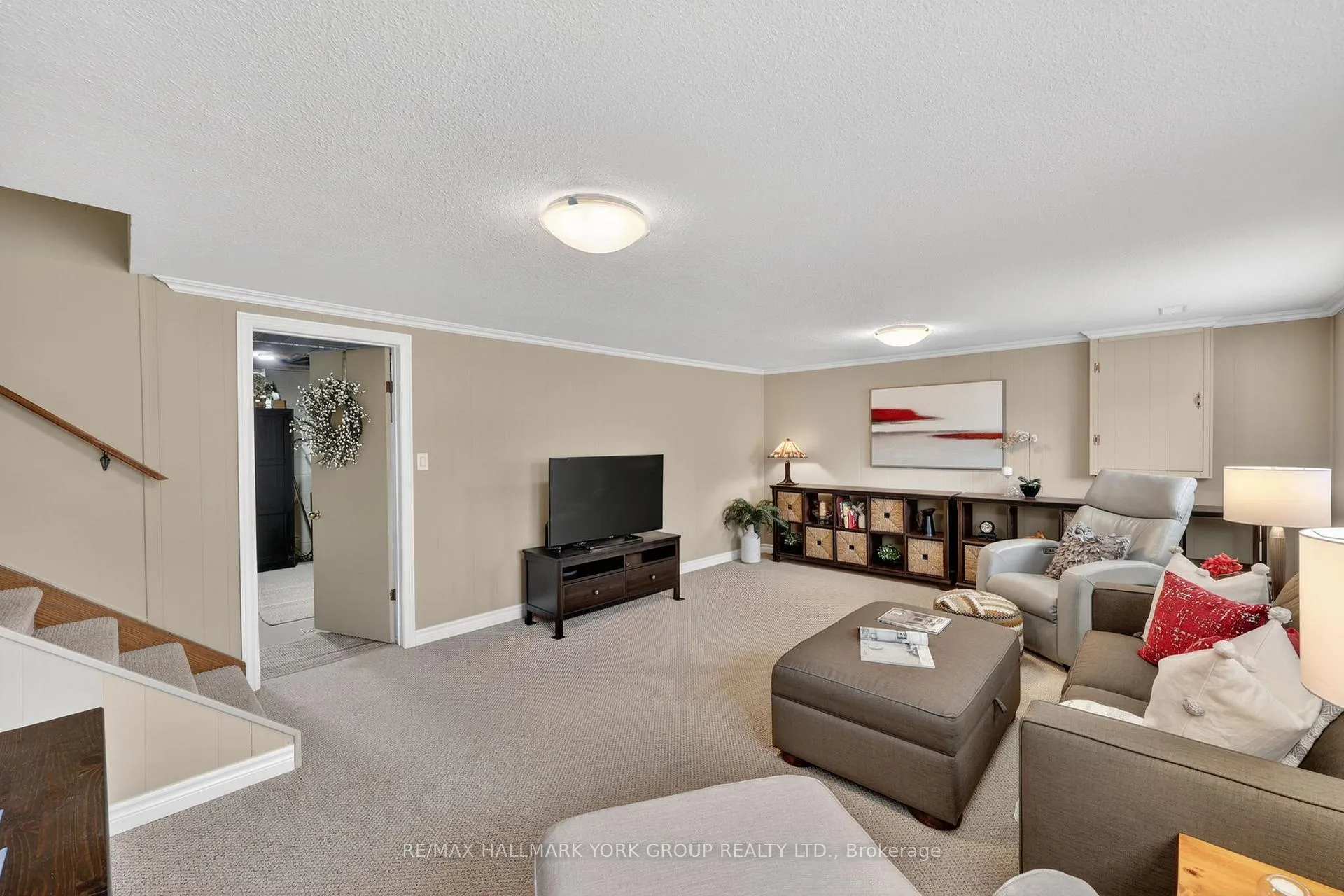 Photo 23 of 49 Orma Drive, Orillia — HOMEH