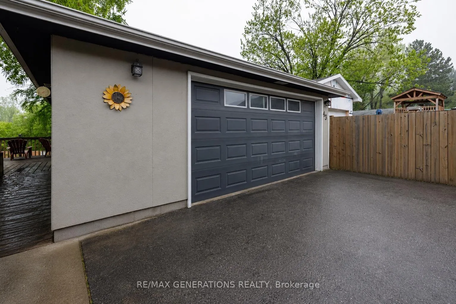 Photo 2 of 43 Strathcona Avenue, Thunder Bay, Current River — HOMEH