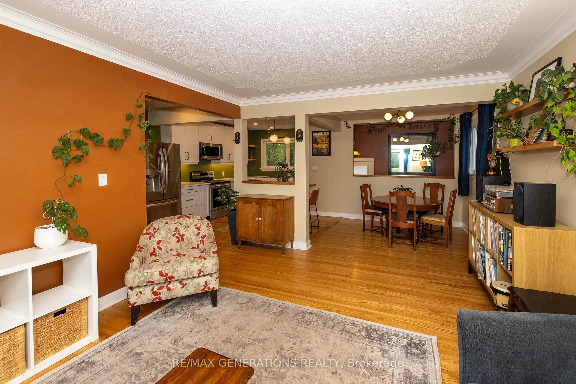 Photo 4 of 43 Strathcona Avenue, Thunder Bay, Current River — HOMEH