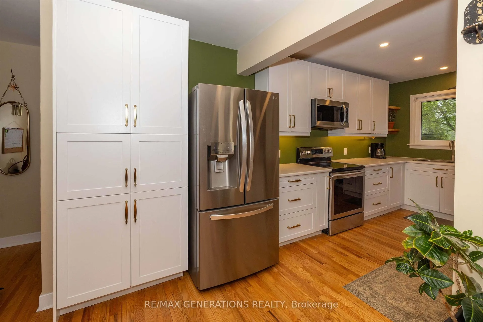 Photo 11 of 43 Strathcona Avenue, Thunder Bay, Current River — HOMEH