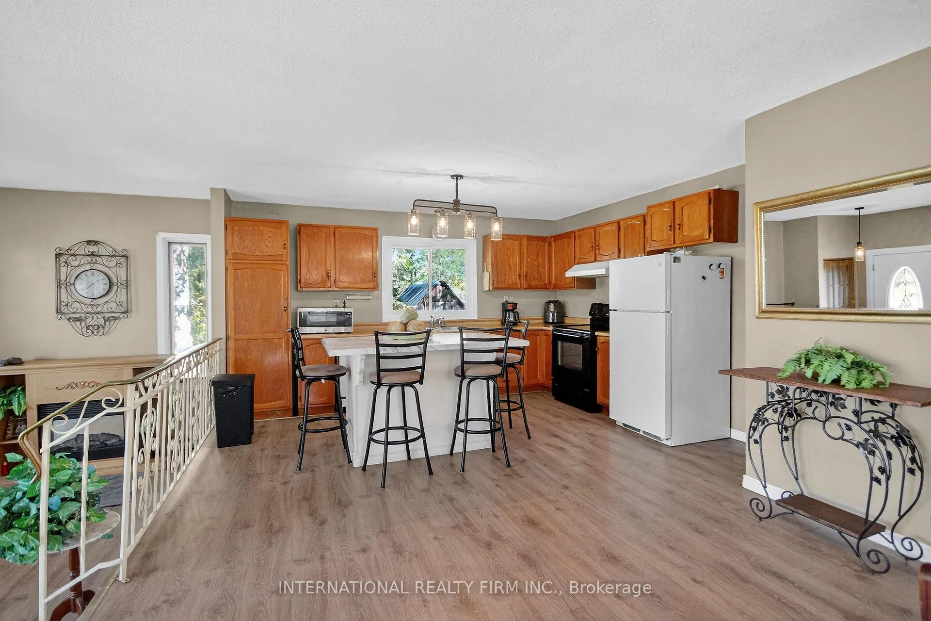 Photo 10 of 96 Constance Lake Road, Ottawa, Kanata - Kanata (North East) — HOMEH