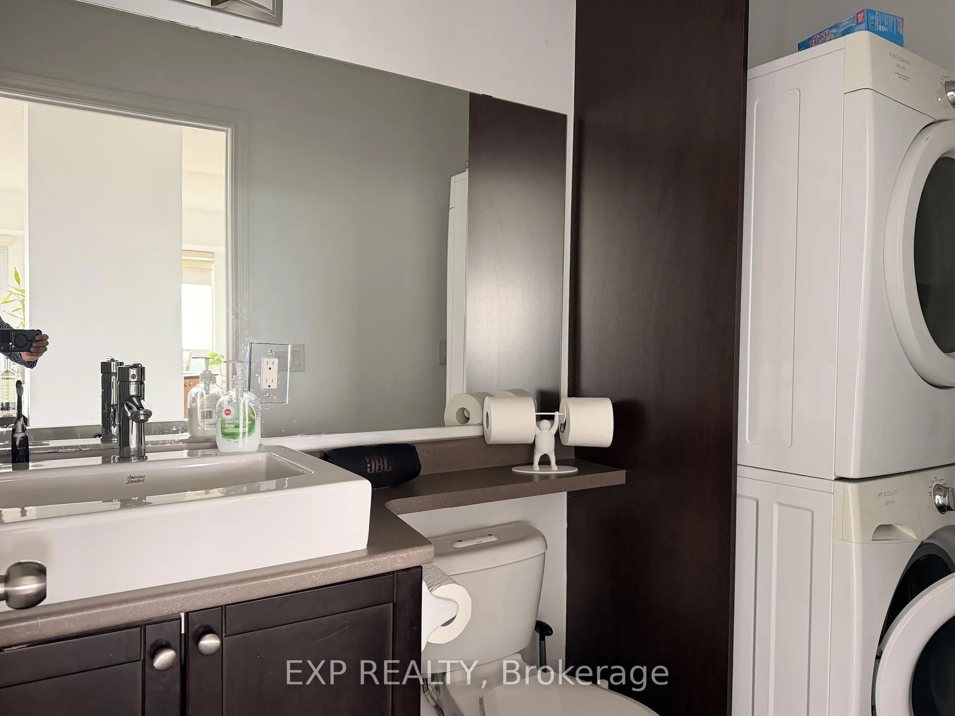 Photo 4 of Unit 1002, 7730 Kipling Avenue, Vaughan, West Woodbridge — HOMEH