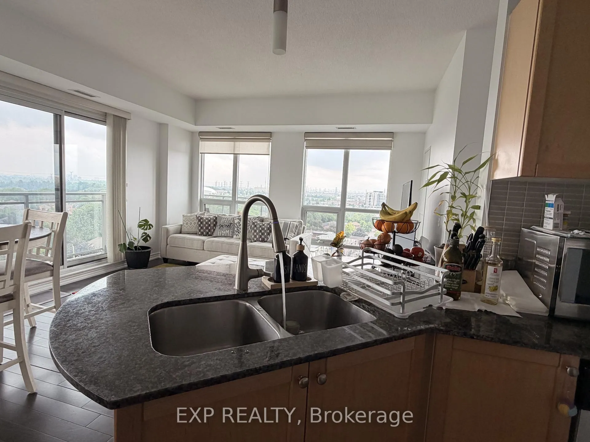 Photo 15 of Unit 1002, 7730 Kipling Avenue, Vaughan, West Woodbridge — HOMEH