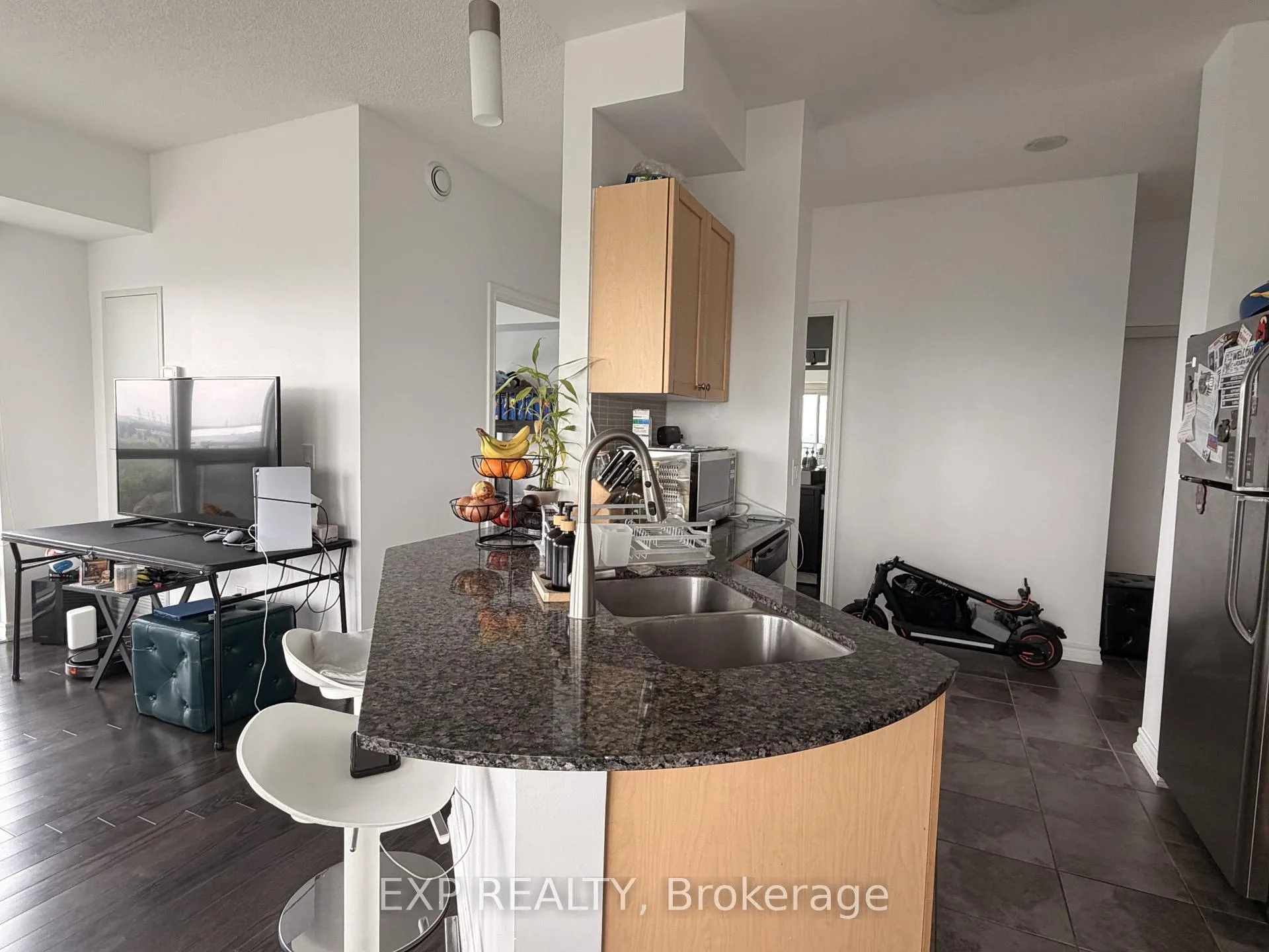 Photo 17 of Unit 1002, 7730 Kipling Avenue, Vaughan, West Woodbridge — HOMEH