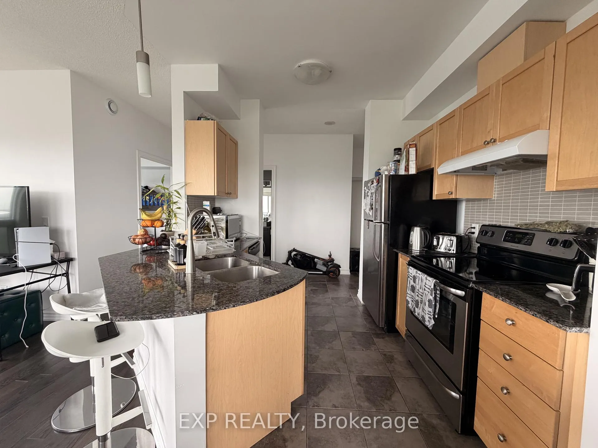 Photo 19 of Unit 1002, 7730 Kipling Avenue, Vaughan, West Woodbridge — HOMEH