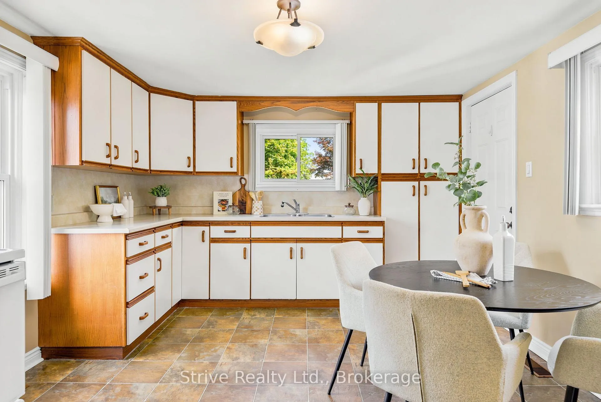 Photo 12 of 158 Stuart Street, Cobourg — HOMEH