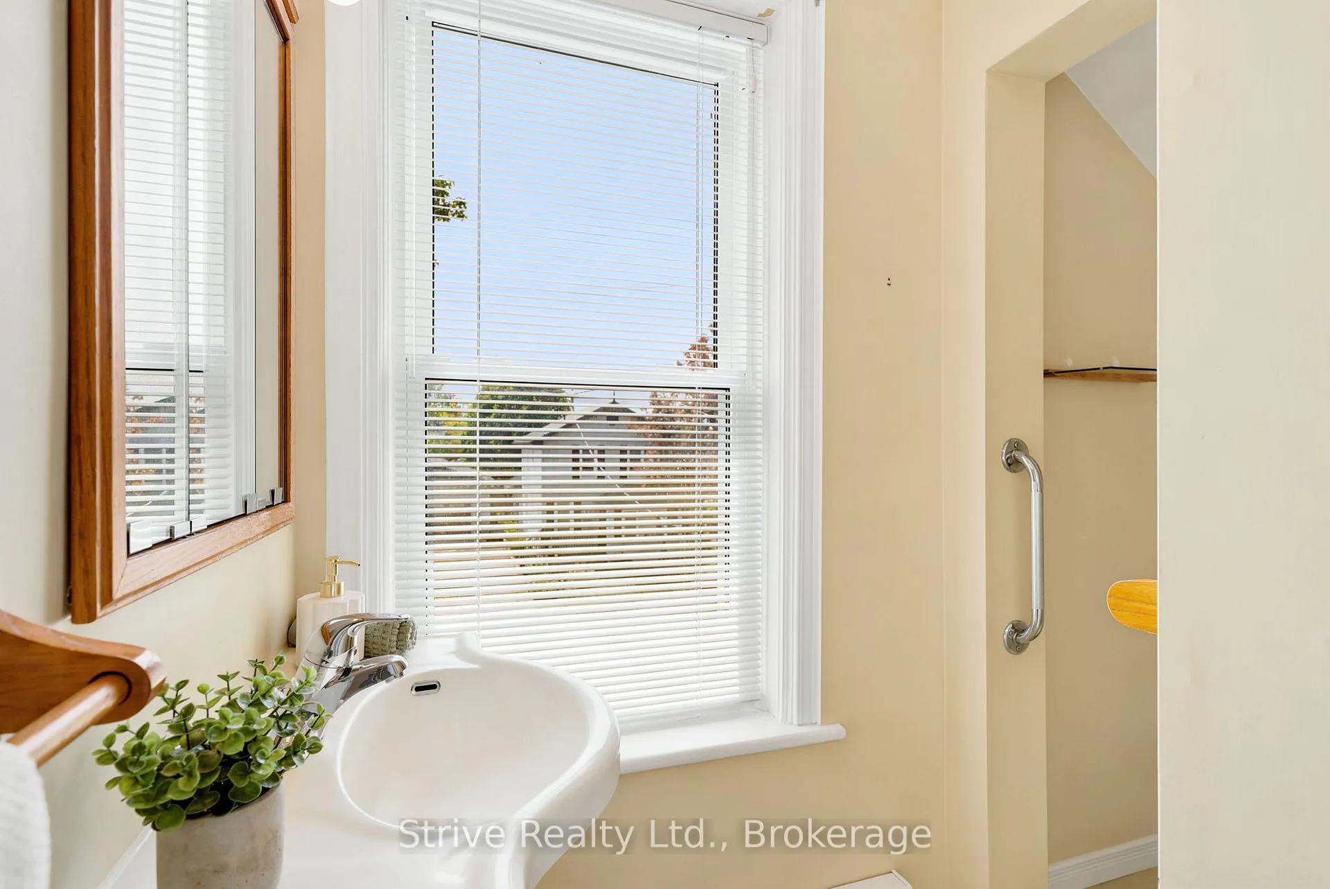 Photo 21 of 158 Stuart Street, Cobourg — HOMEH