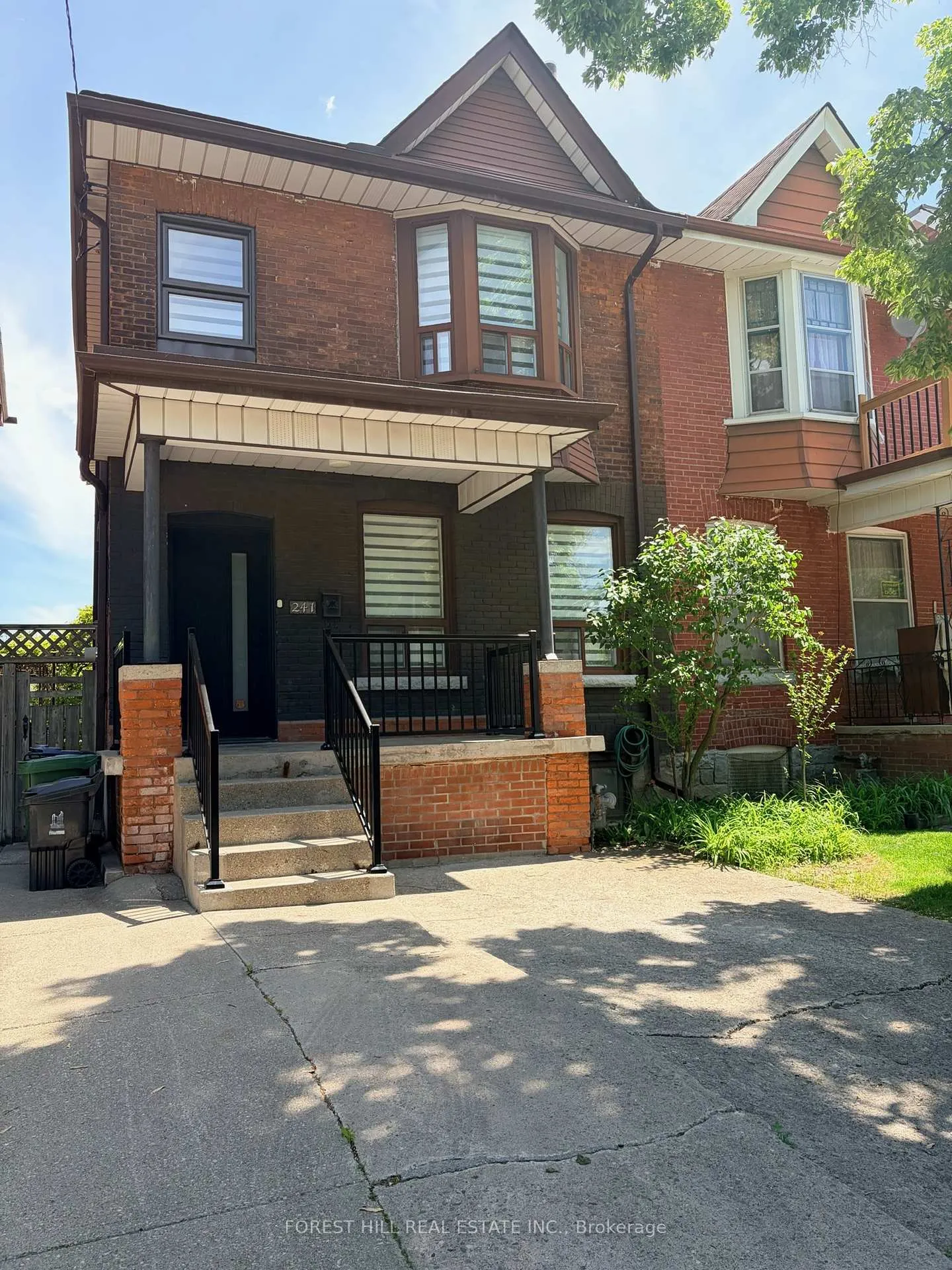 Photo 2 of 241 Delaware Avenue, Toronto, Dovercourt-Wallace Emerson-Junction — HOMEH