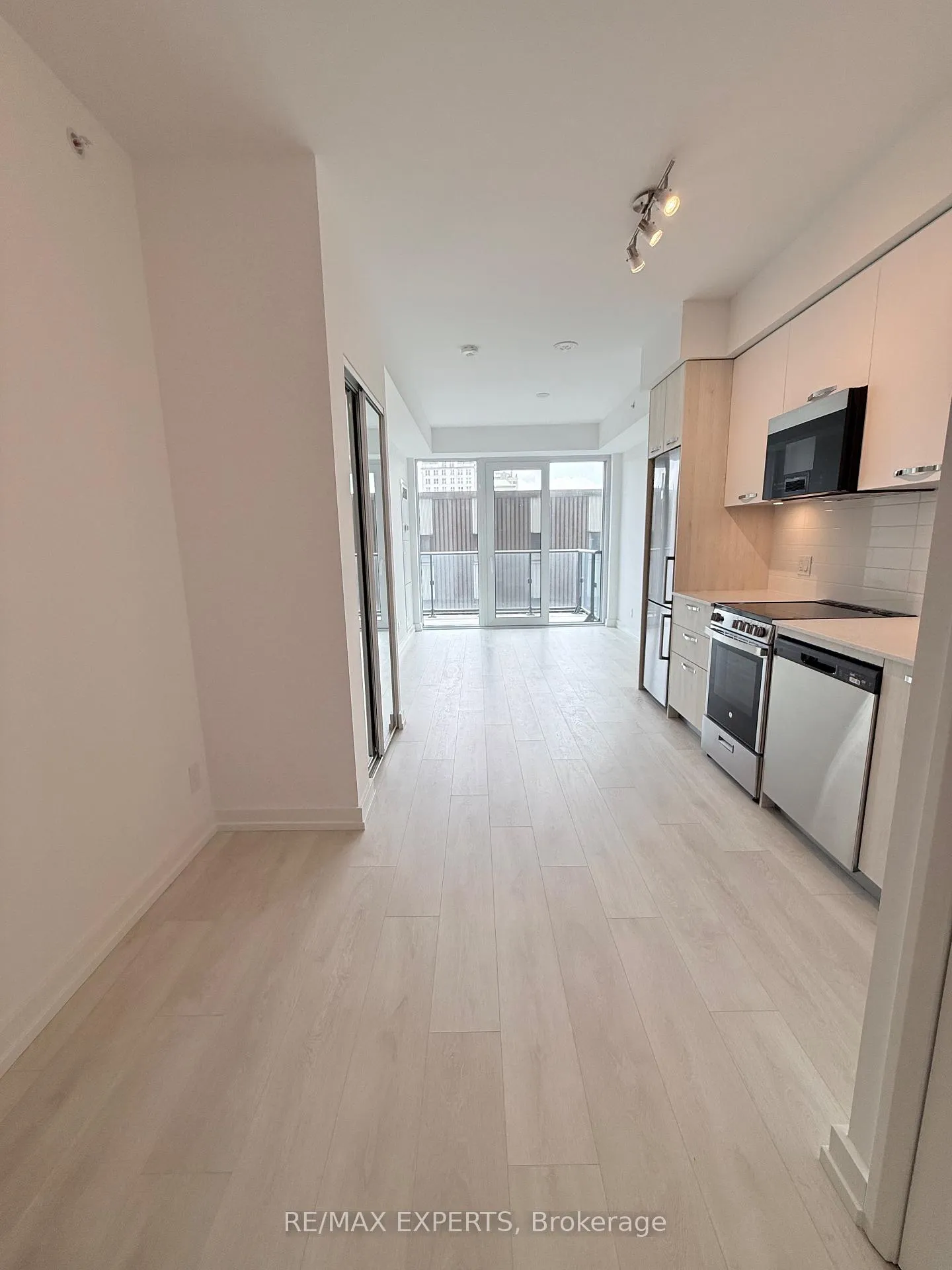 Photo 7 of Unit 623, 75 James Street S, Hamilton, Corktown — HOMEH