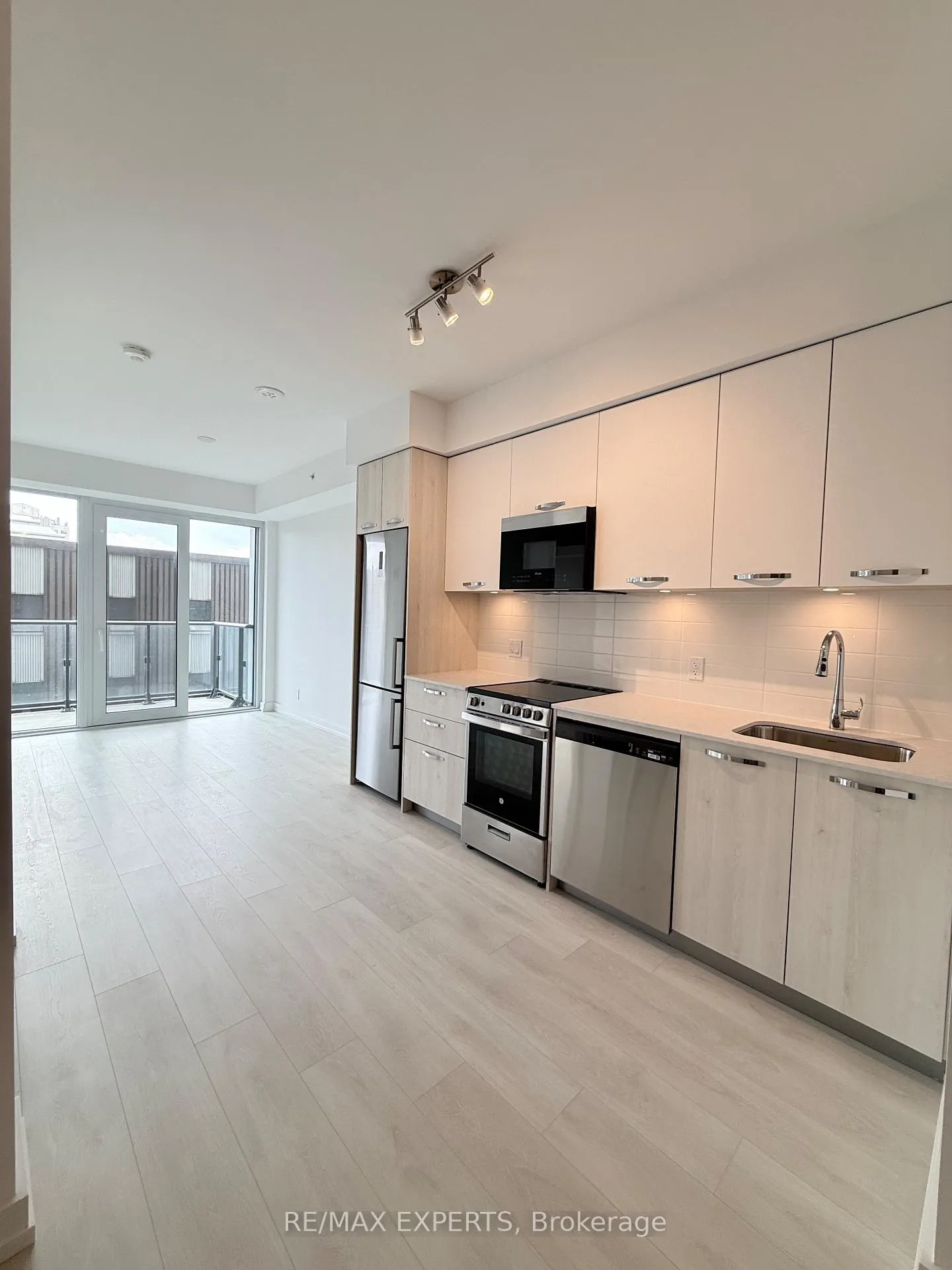 Photo 8 of Unit 623, 75 James Street S, Hamilton, Corktown — HOMEH