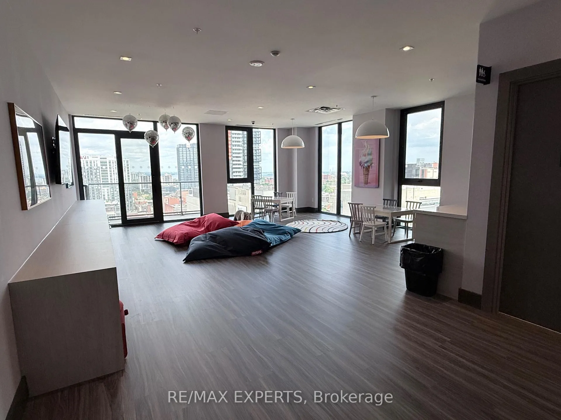 Photo 16 of Unit 623, 75 James Street S, Hamilton, Corktown — HOMEH