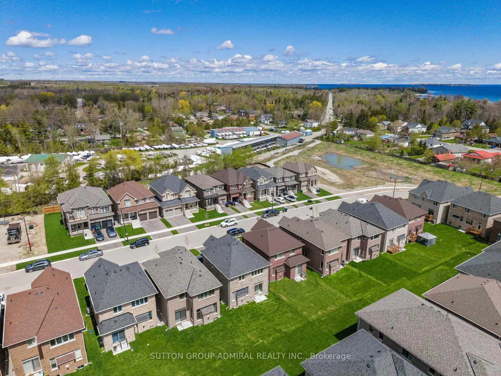 Photo 26 of 1285 Davis Loop, Innisfil, Lefroy — HOMEH