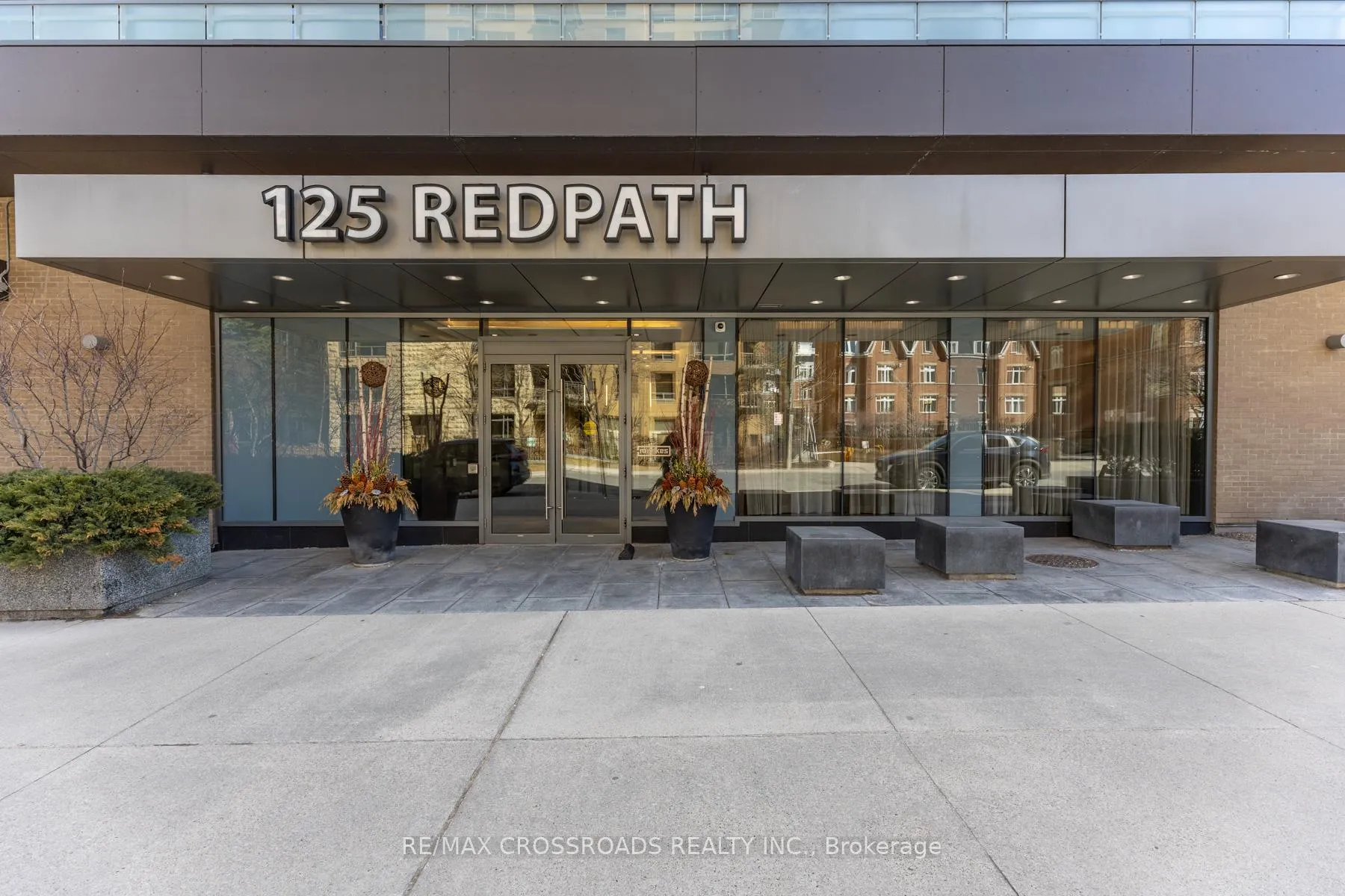 Photo 3 of Unit 2103, 125 Redpath Avenue, Toronto, Mount Pleasant West — HOMEH