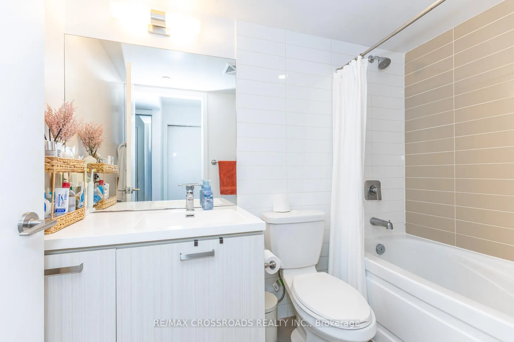 Photo 11 of Unit 2103, 125 Redpath Avenue, Toronto, Mount Pleasant West — HOMEH