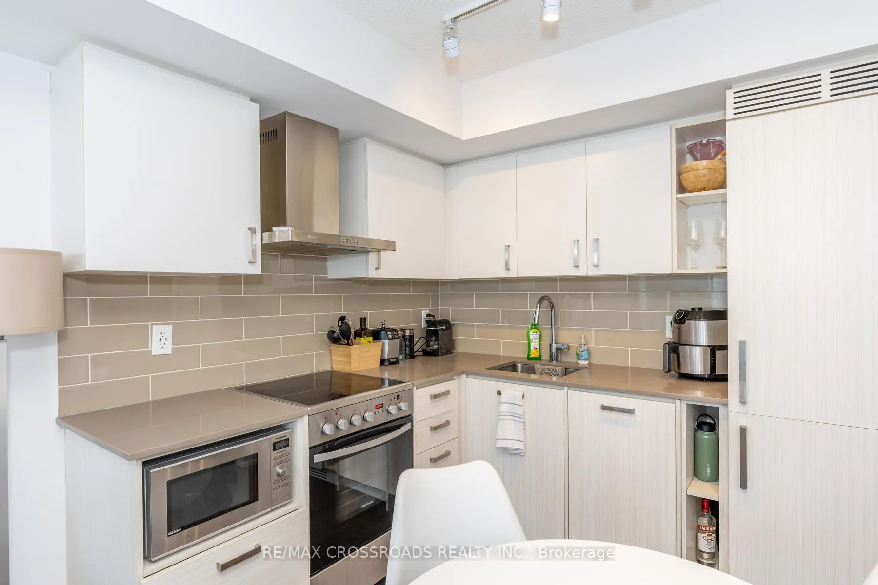 Photo 22 of Unit 2103, 125 Redpath Avenue, Toronto, Mount Pleasant West — HOMEH