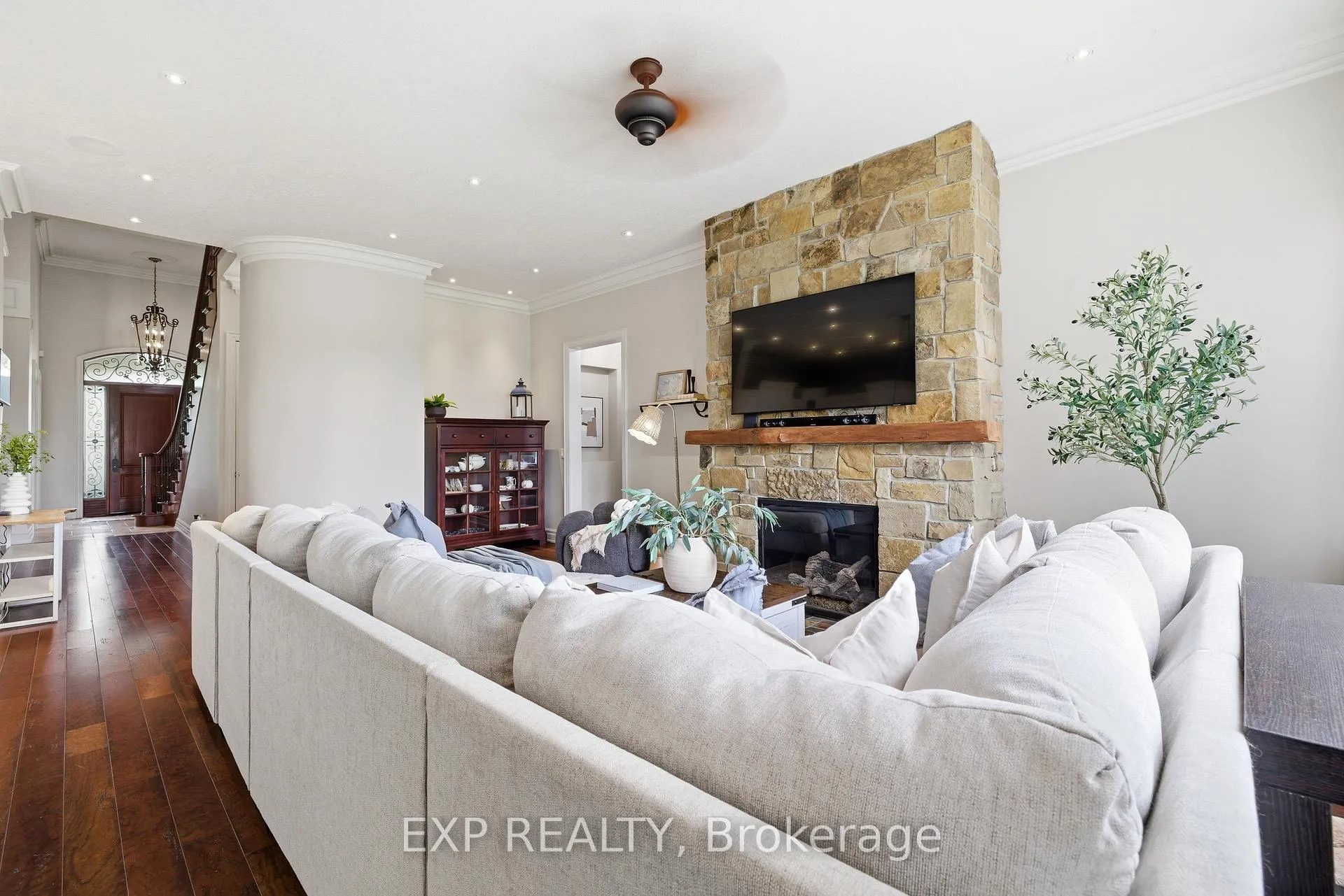 Photo 9 of 54 Paige Street, Kitchener, Bridgeport — HOMEH