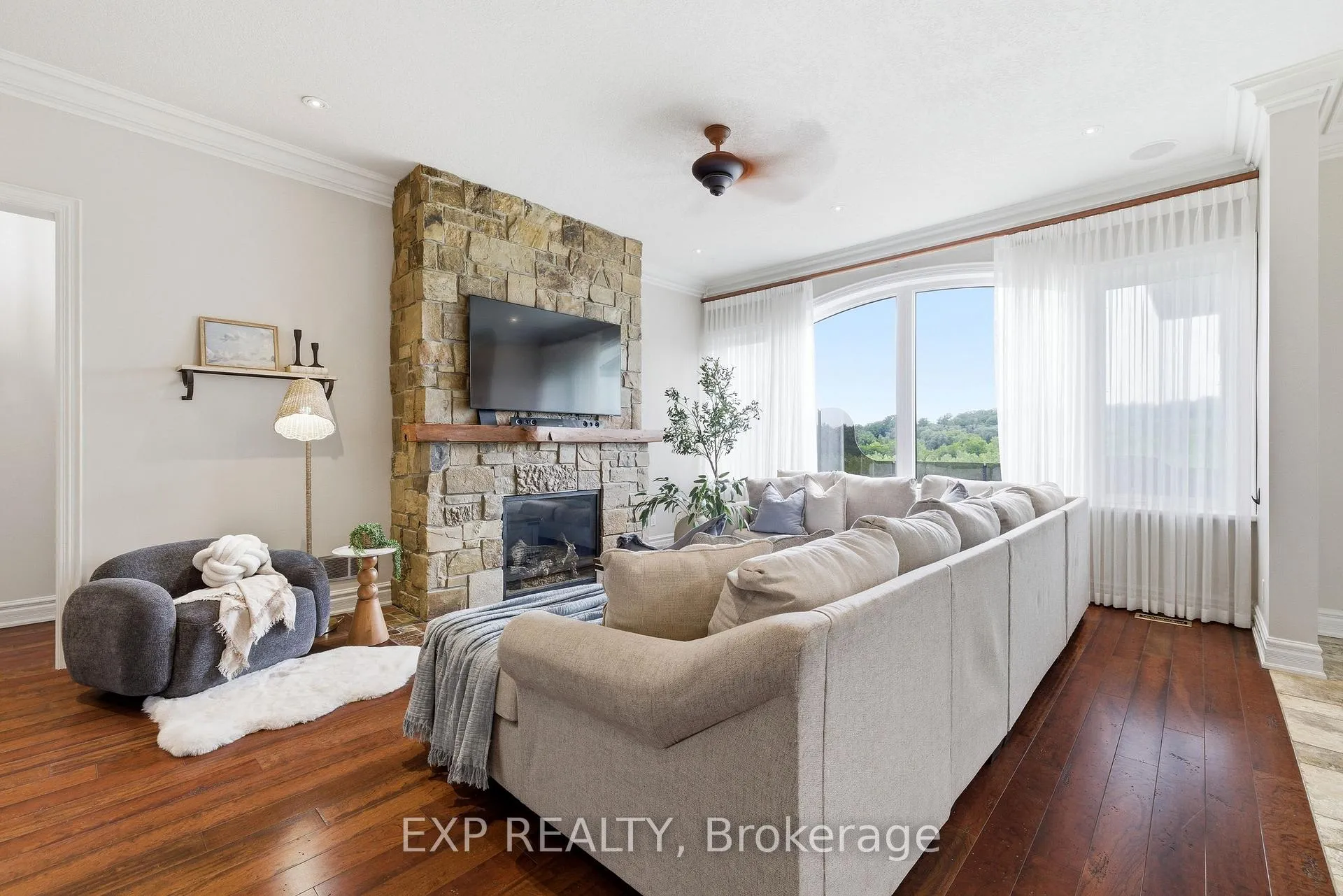 Photo 10 of 54 Paige Street, Kitchener, Bridgeport — HOMEH