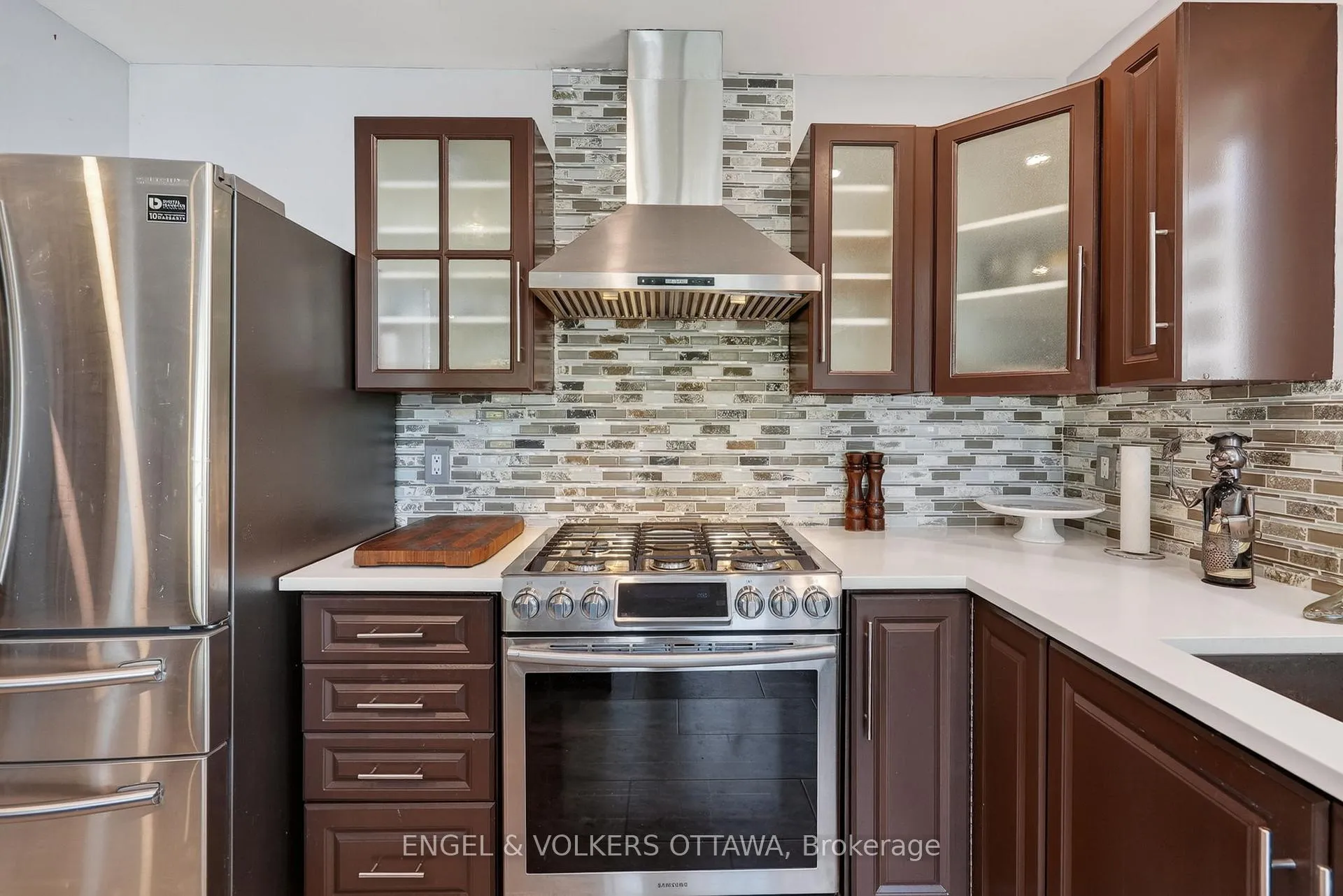 Photo 7 of 1033 Como Crescent, Ottawa, Fallingbrook/Pineridge — HOMEH