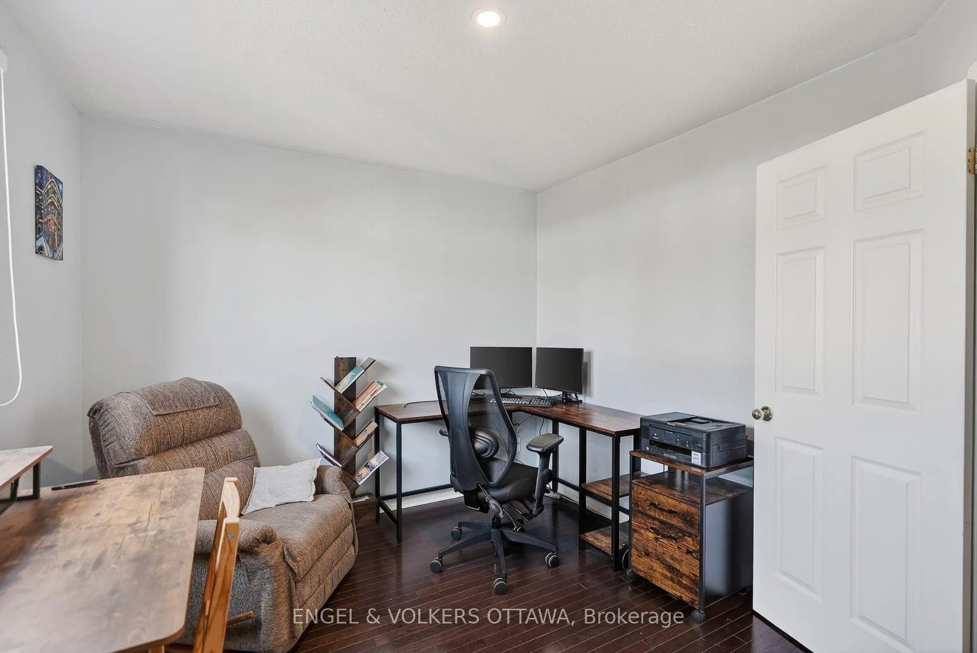 Photo 18 of 1033 Como Crescent, Ottawa, Fallingbrook/Pineridge — HOMEH