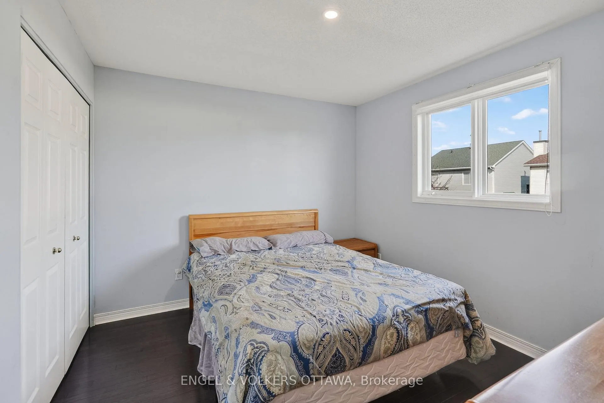 Photo 19 of 1033 Como Crescent, Ottawa, Fallingbrook/Pineridge — HOMEH