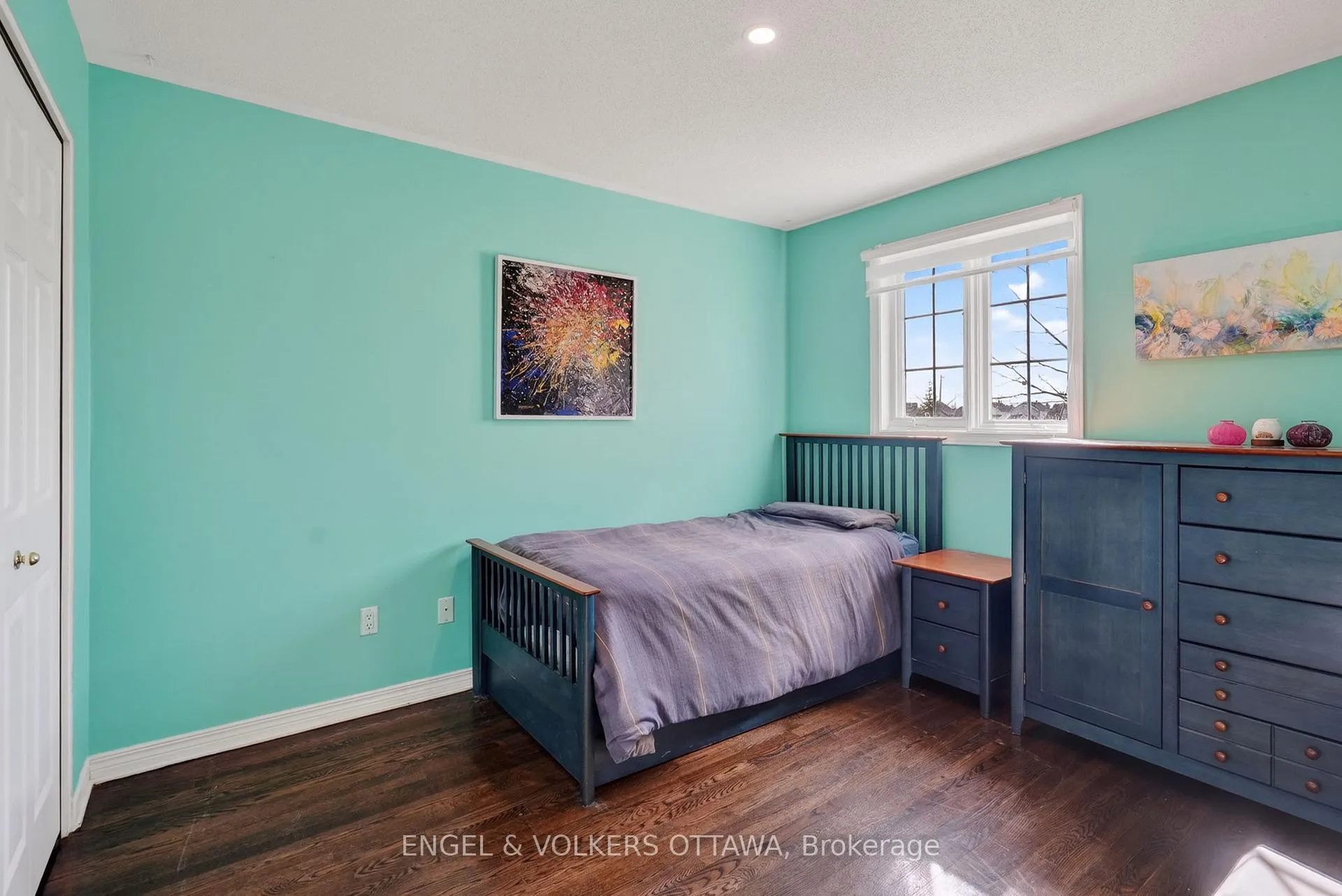Photo 21 of 1033 Como Crescent, Ottawa, Fallingbrook/Pineridge — HOMEH