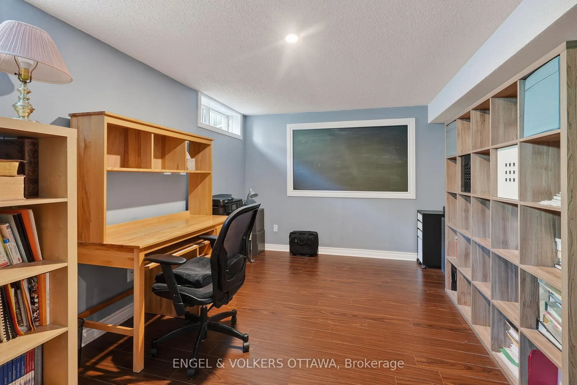 Photo 22 of 1033 Como Crescent, Ottawa, Fallingbrook/Pineridge — HOMEH