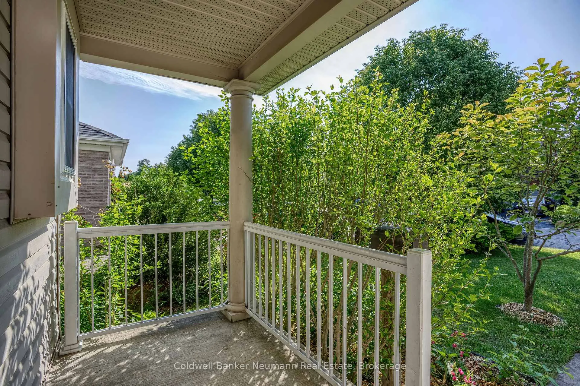 Photo 4 of 10 Mcgarr Drive, Guelph, Pineridge/Westminster Woods — HOMEH