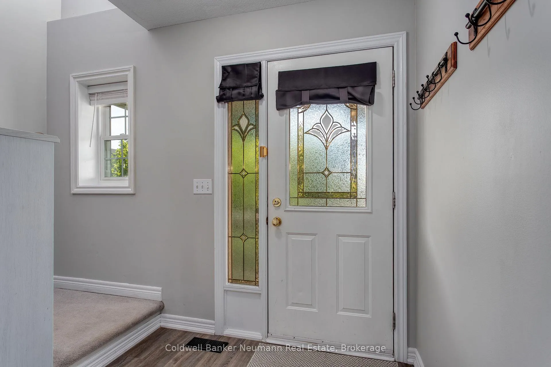 Photo 5 of 10 Mcgarr Drive, Guelph, Pineridge/Westminster Woods — HOMEH