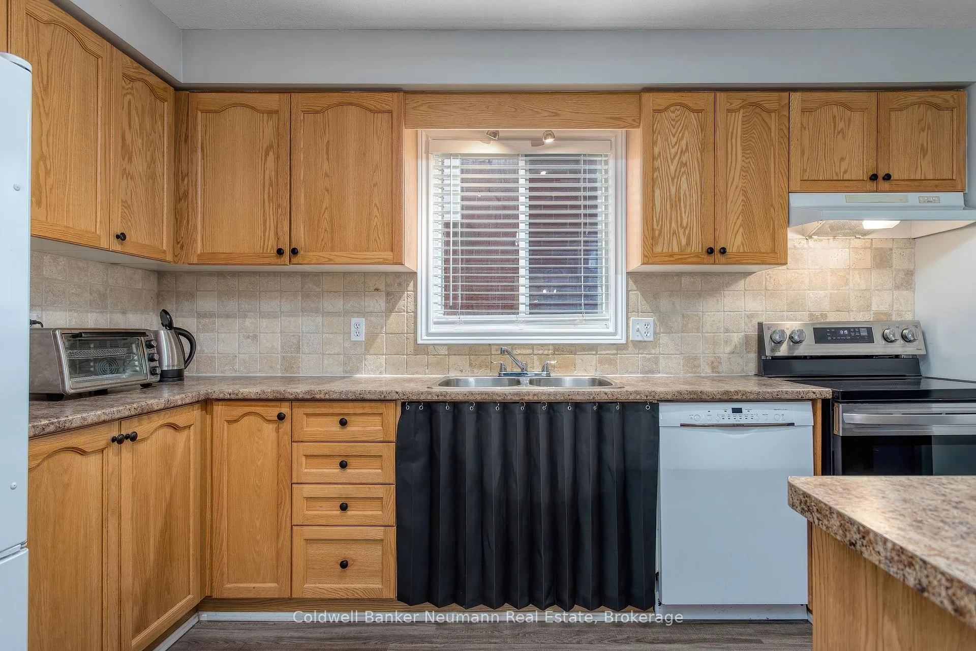 Photo 10 of 10 Mcgarr Drive, Guelph, Pineridge/Westminster Woods — HOMEH