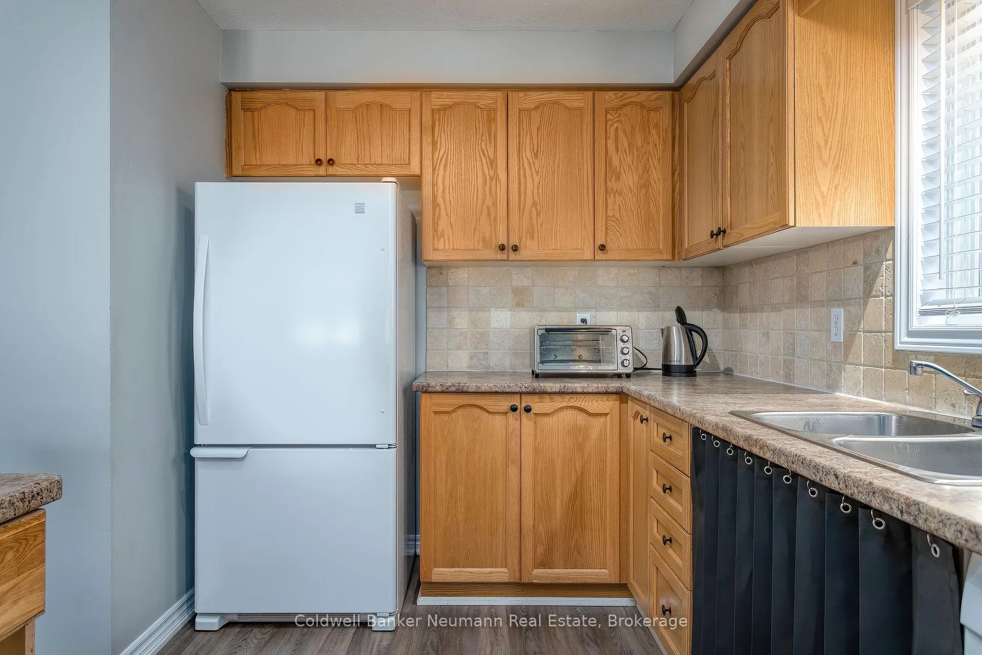 Photo 12 of 10 Mcgarr Drive, Guelph, Pineridge/Westminster Woods — HOMEH