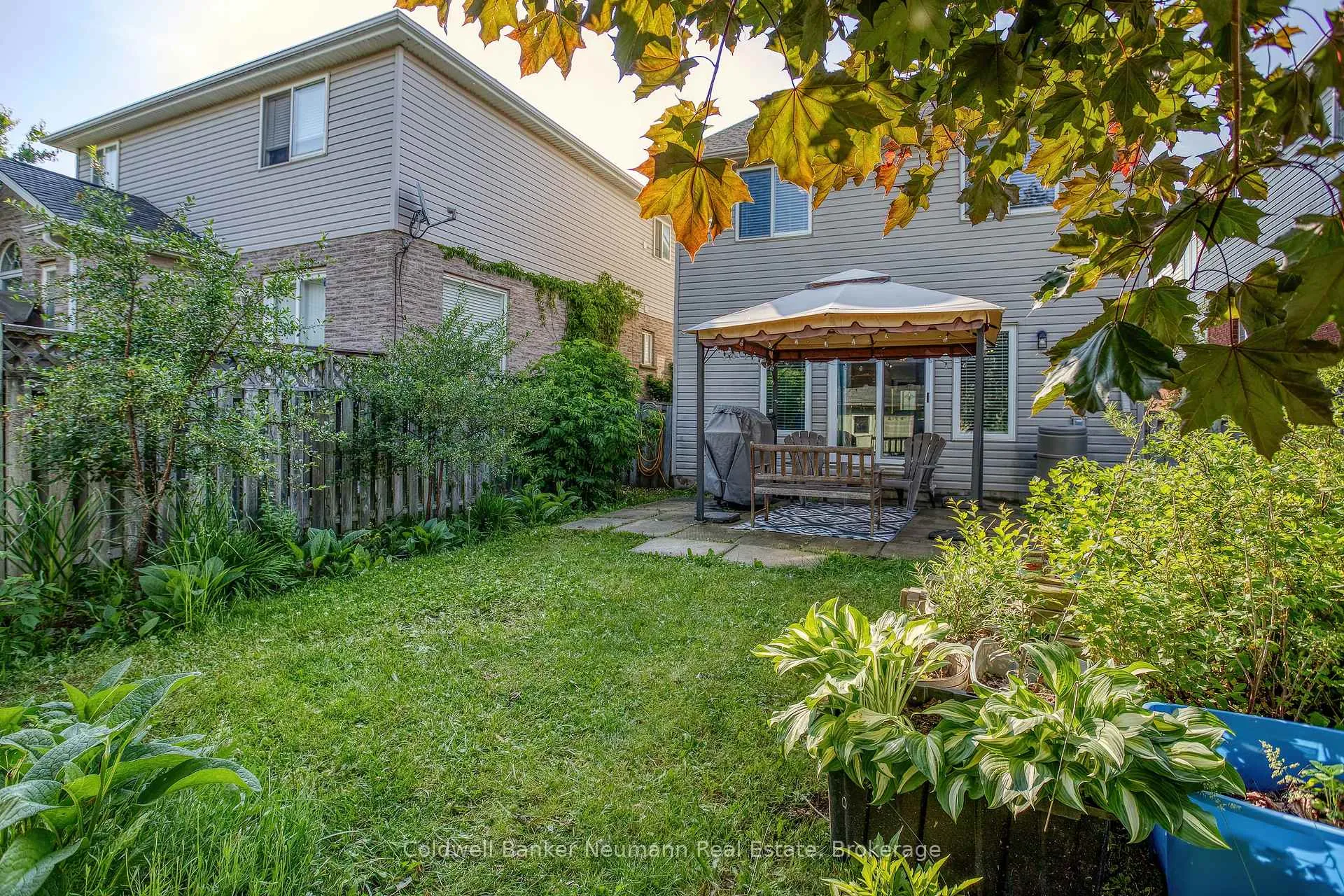 Photo 38 of 10 Mcgarr Drive, Guelph, Pineridge/Westminster Woods — HOMEH