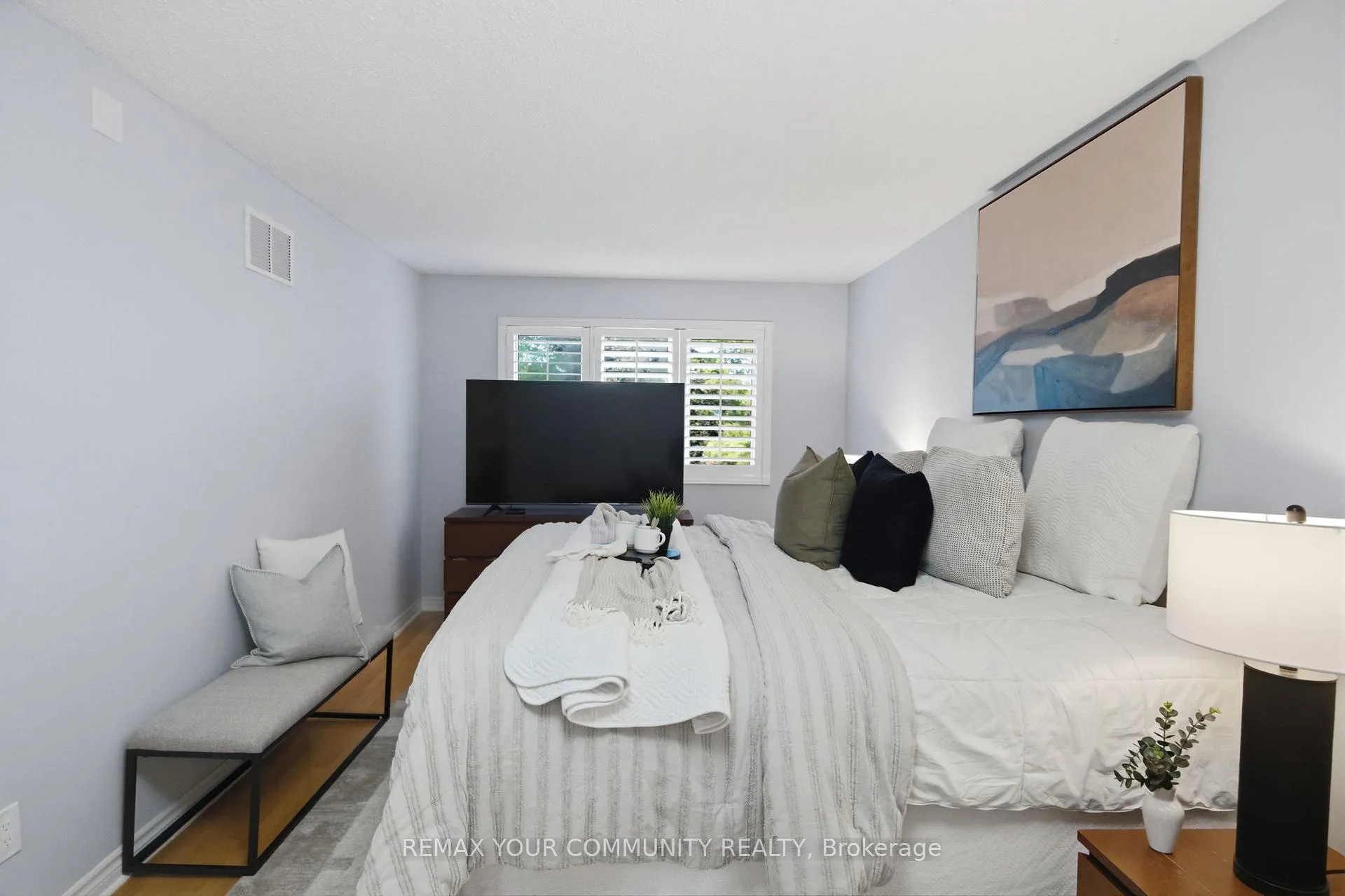 Photo 20 of 1027 Benton Crescent, Pickering, Liverpool — HOMEH