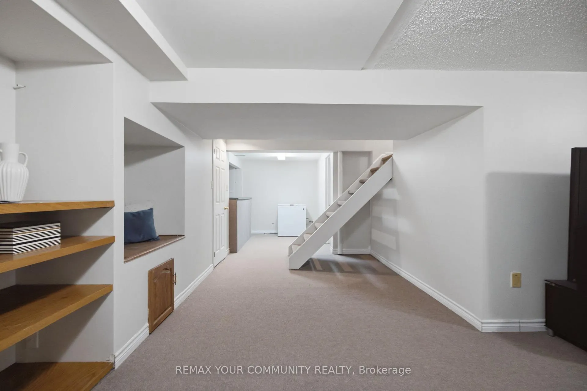 Photo 29 of 1027 Benton Crescent, Pickering, Liverpool — HOMEH
