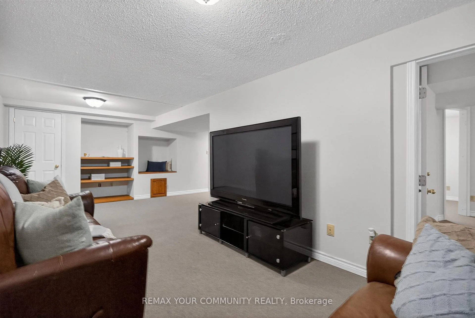 Photo 31 of 1027 Benton Crescent, Pickering, Liverpool — HOMEH