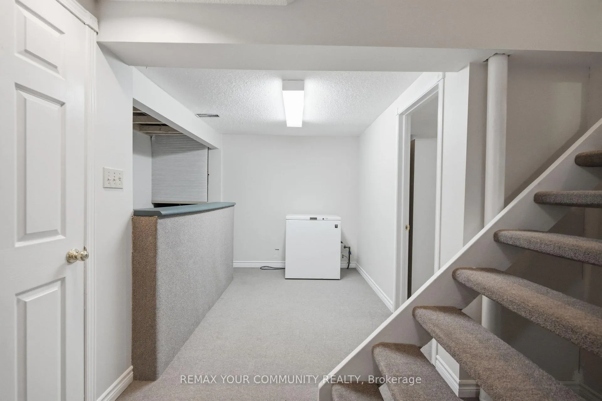 Photo 33 of 1027 Benton Crescent, Pickering, Liverpool — HOMEH