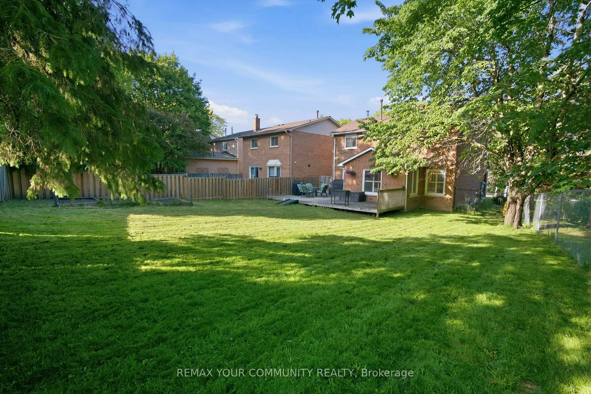 Photo 35 of 1027 Benton Crescent, Pickering, Liverpool — HOMEH