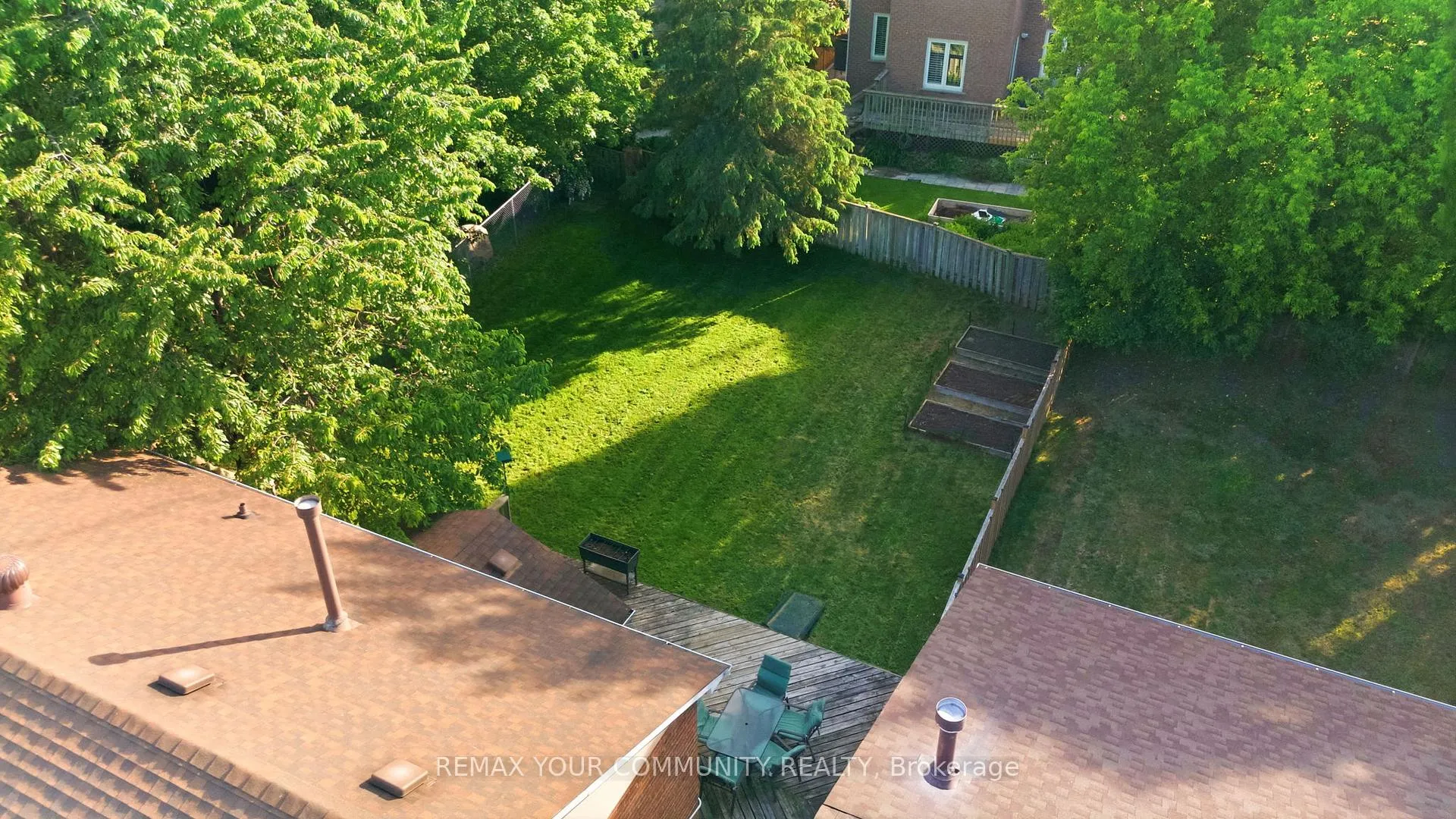 Photo 36 of 1027 Benton Crescent, Pickering, Liverpool — HOMEH