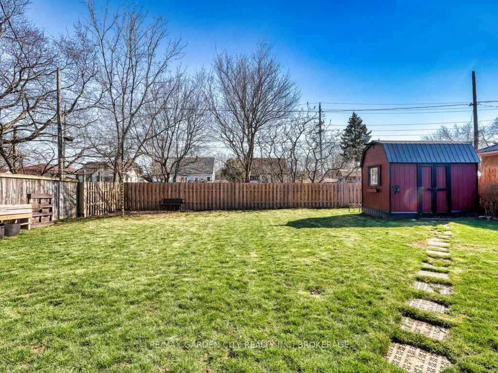 Photo 5 of 52 Carter Street, Port Colborne, Sugarloaf — HOMEH