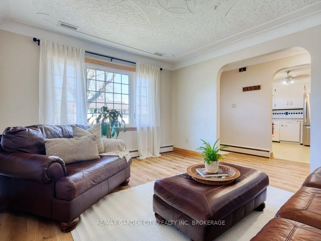 Photo 9 of 52 Carter Street, Port Colborne, Sugarloaf — HOMEH