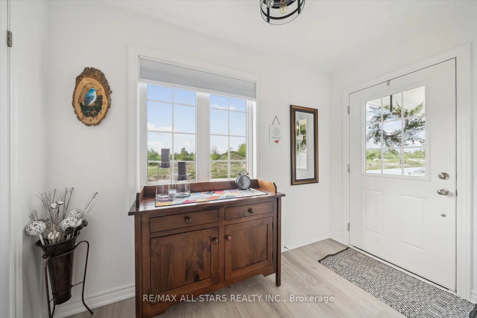 Photo 5 of 31 Reynolds Drive, Ramara, Atherley — HOMEH