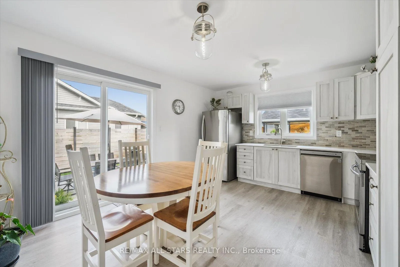 Photo 10 of 31 Reynolds Drive, Ramara, Atherley — HOMEH