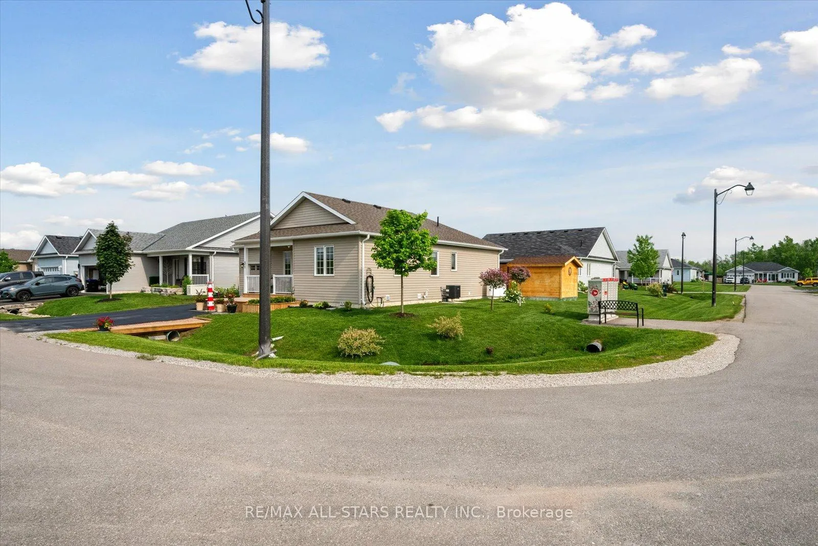 Photo 33 of 31 Reynolds Drive, Ramara, Atherley — HOMEH