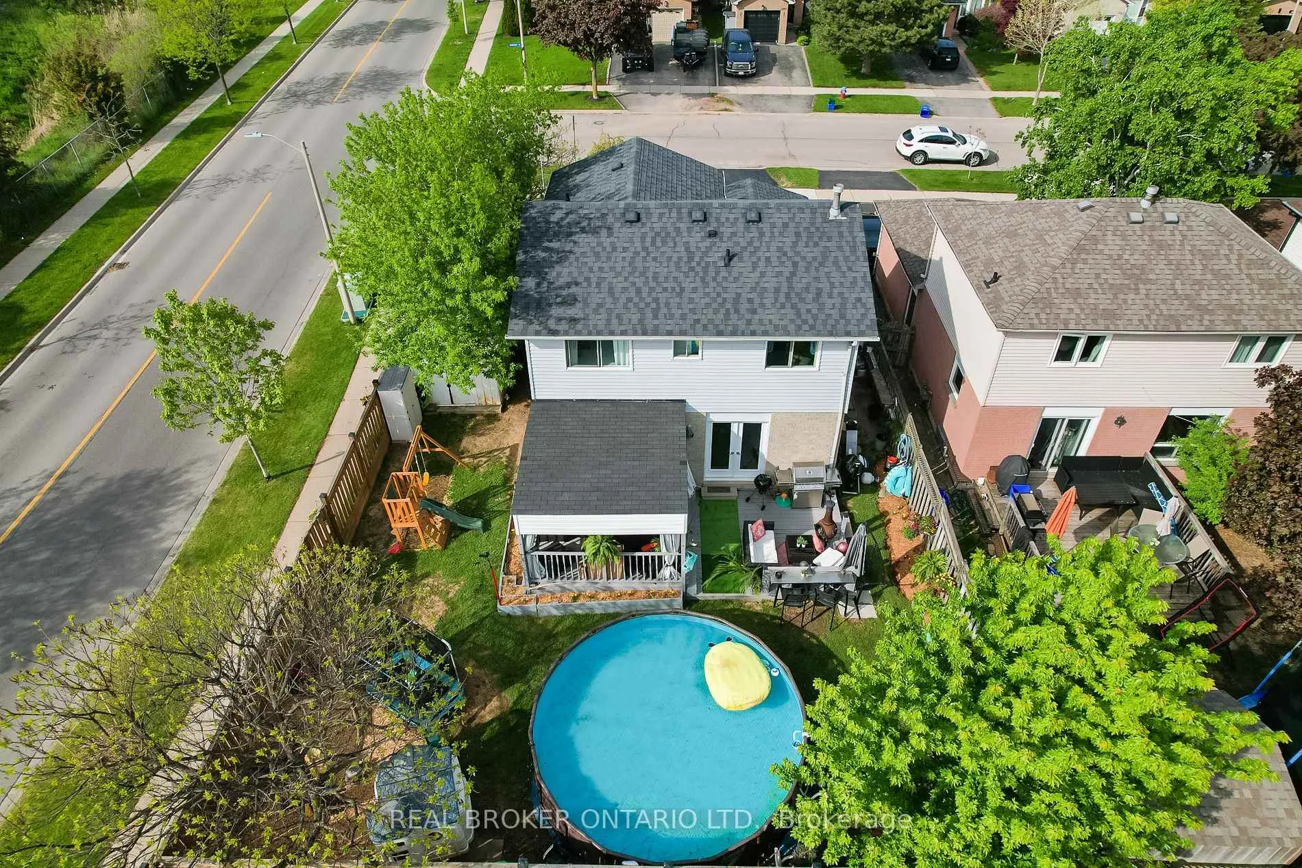 Front of 3260 Woodcroft Crescent