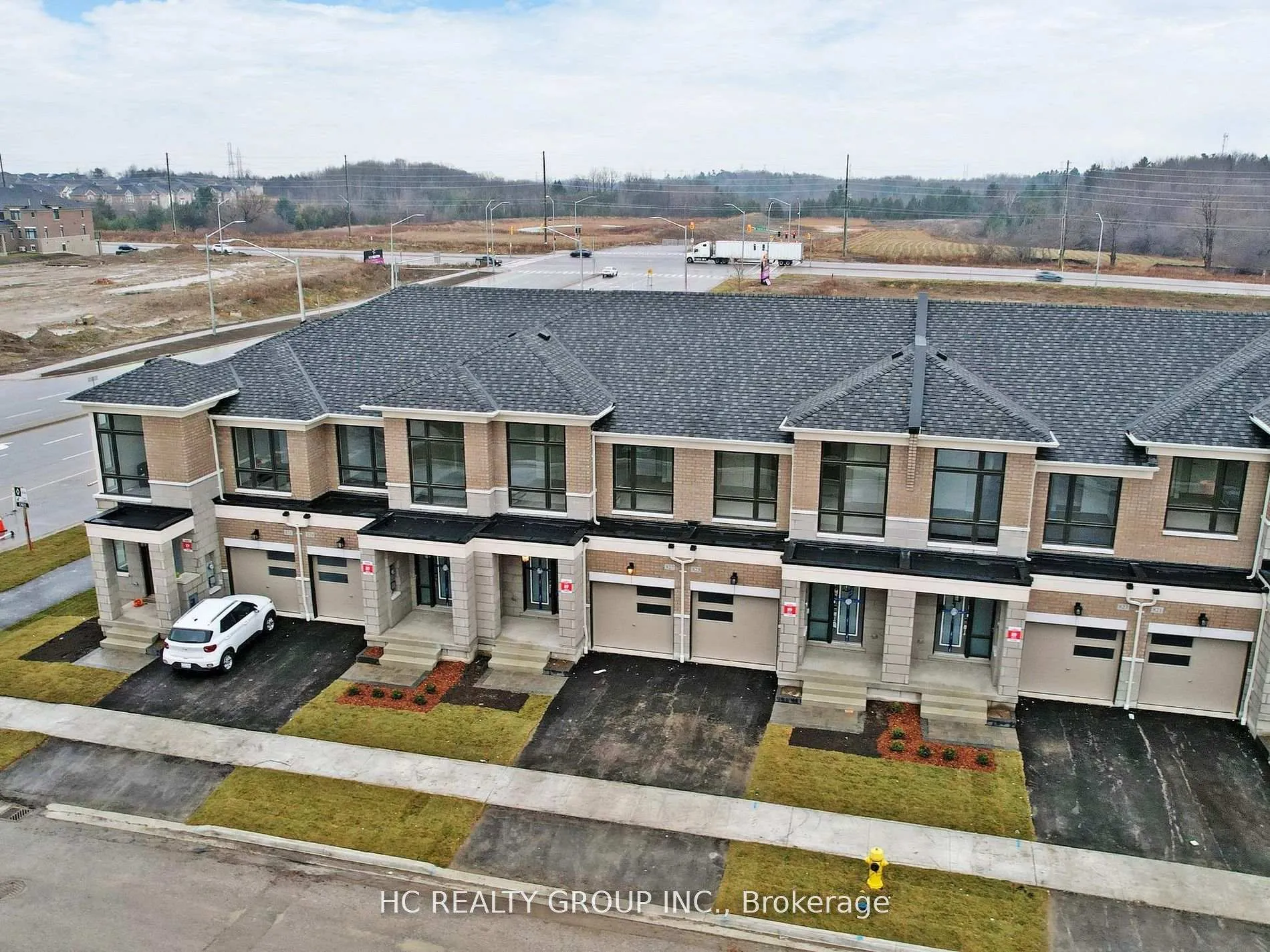 Photo 3 of 827 Smoothwater Lane, Pickering, Rural Pickering — HOMEH