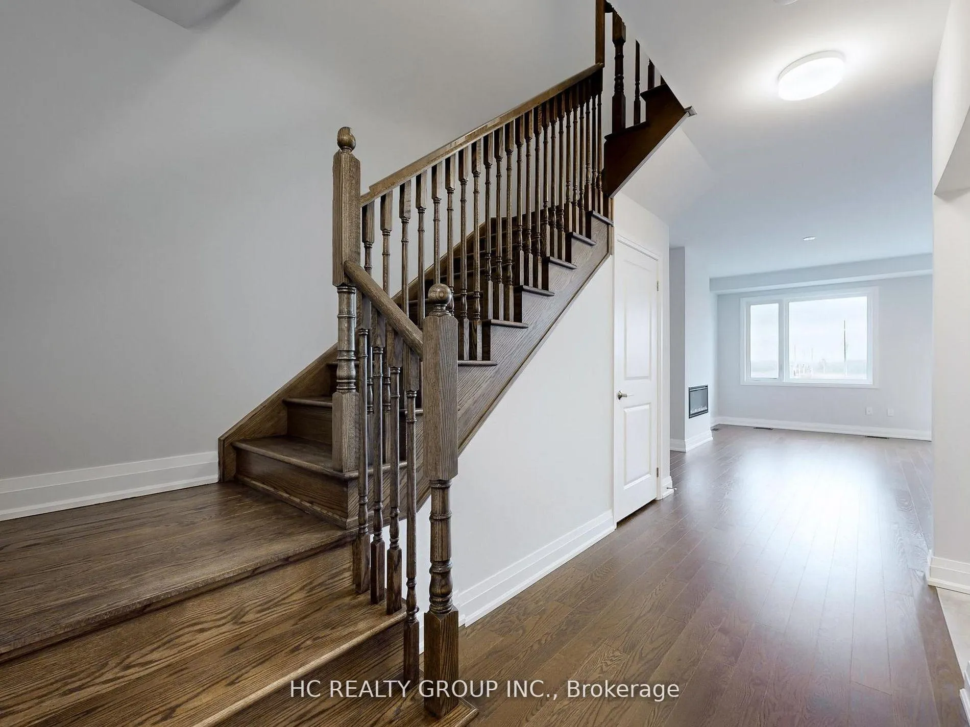 Photo 5 of 827 Smoothwater Lane, Pickering, Rural Pickering — HOMEH