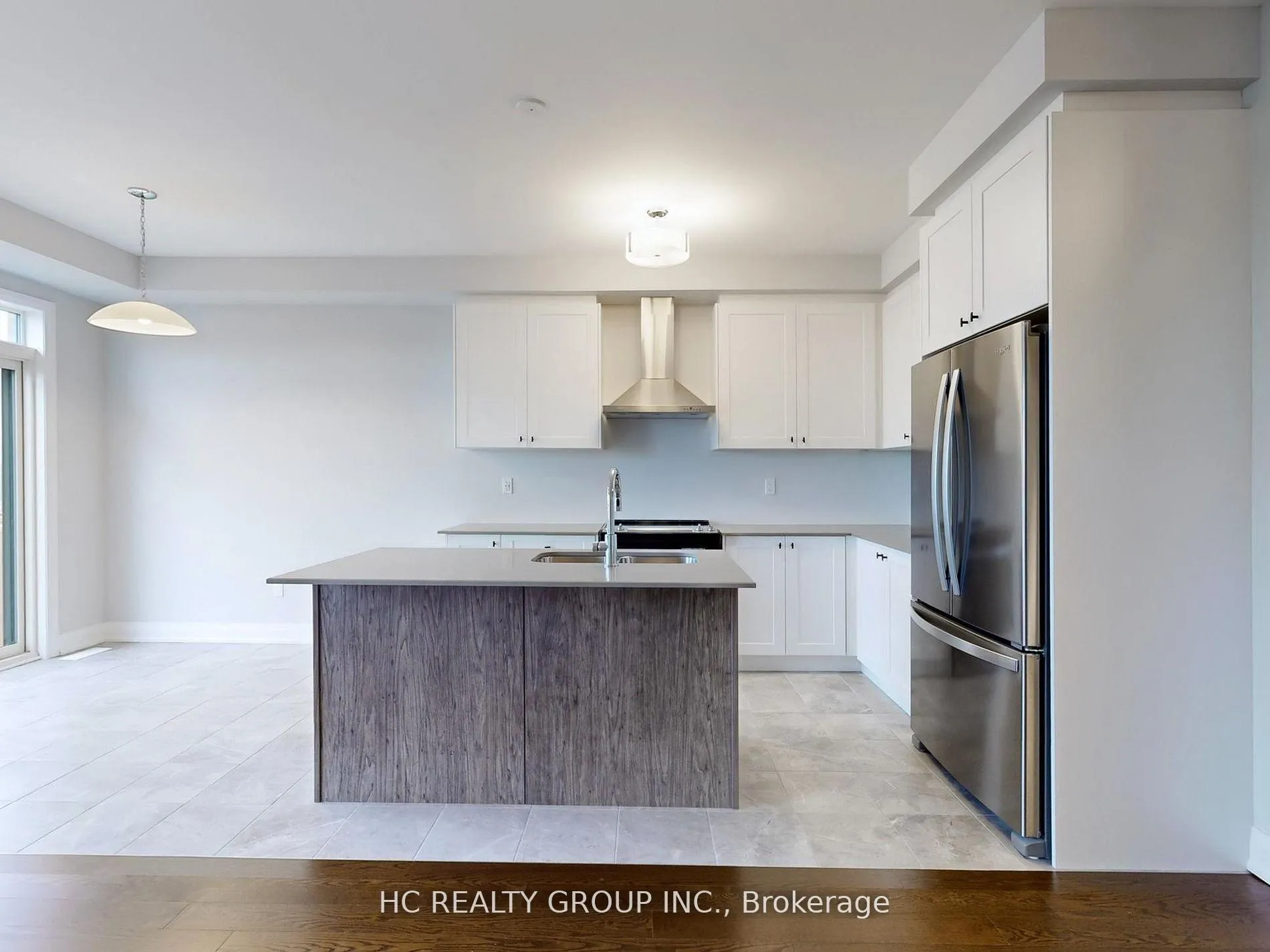 Photo 6 of 827 Smoothwater Lane, Pickering, Rural Pickering — HOMEH