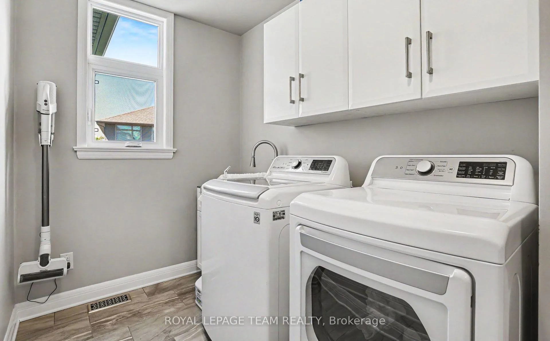 Photo 36 of 330 Devonian Way, Ottawa, Kanata - Kanata Lakes/Heritage Hills — HOMEH