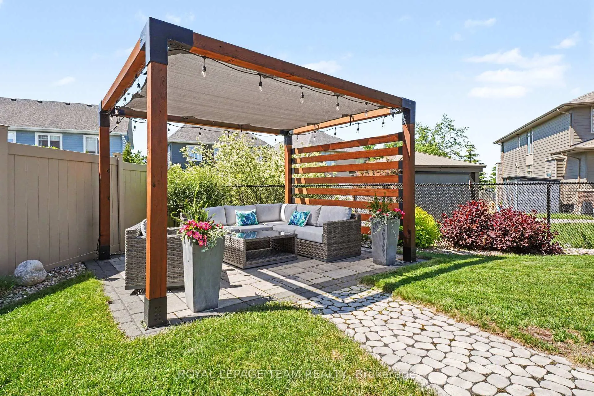 Photo 39 of 330 Devonian Way, Ottawa, Kanata - Kanata Lakes/Heritage Hills — HOMEH