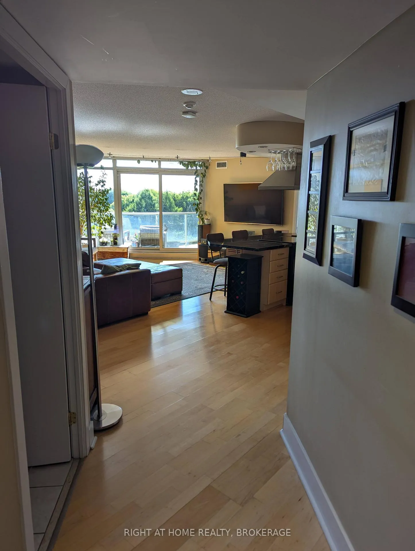 Photo 7 of Unit 608, 550 Queens Quay W, Toronto, Waterfront Communities — HOMEH