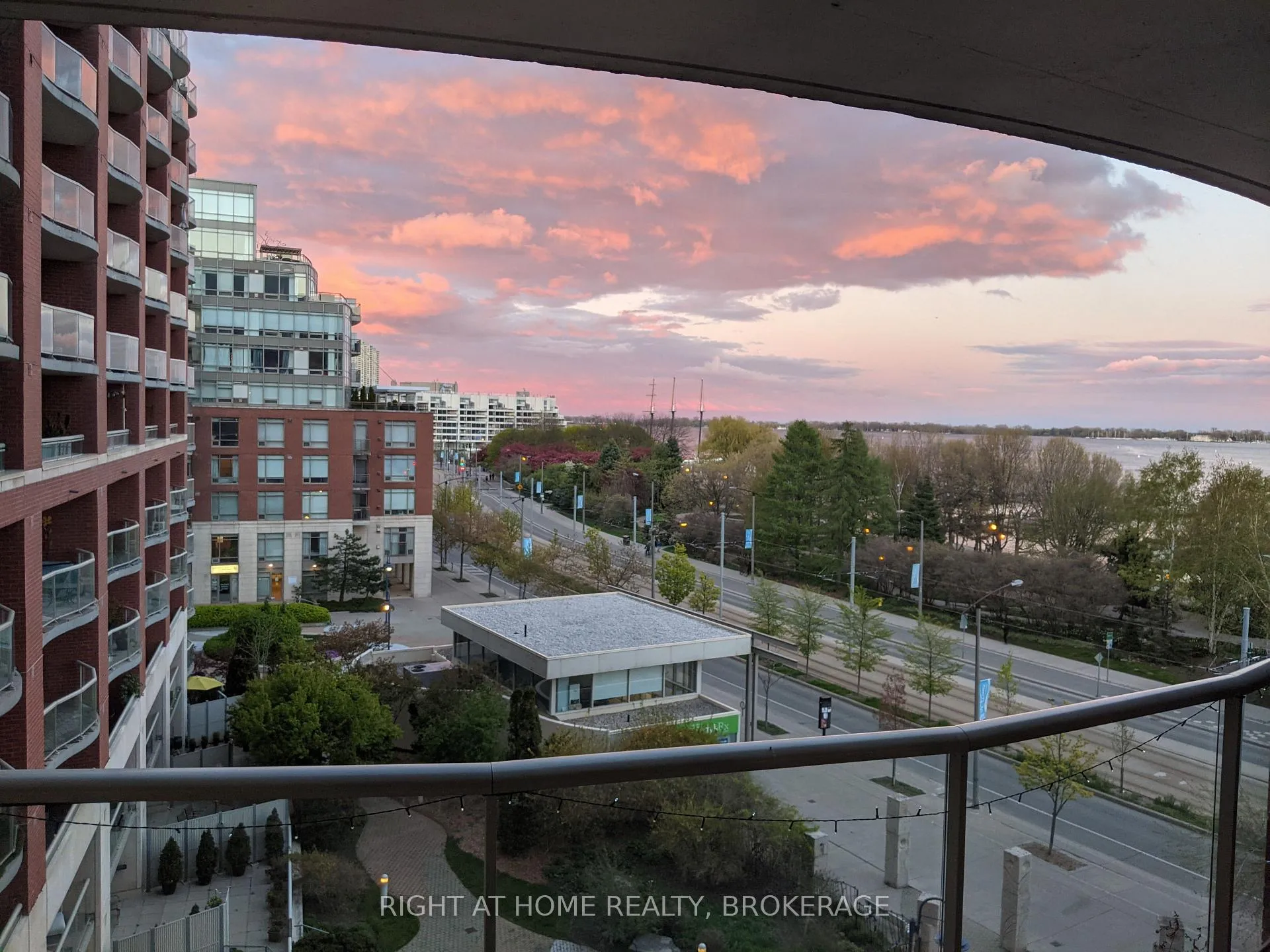 Photo 16 of Unit 608, 550 Queens Quay W, Toronto, Waterfront Communities — HOMEH